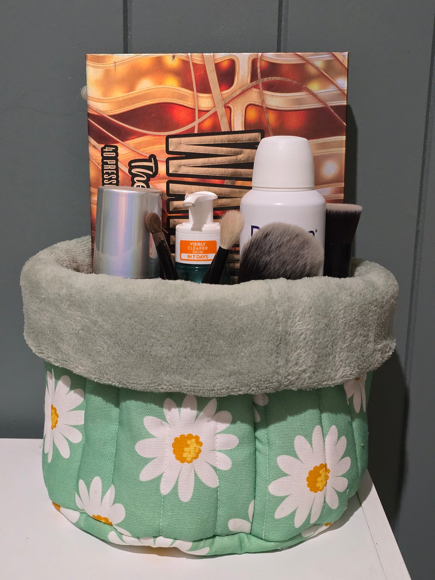Round Vanity Bucket