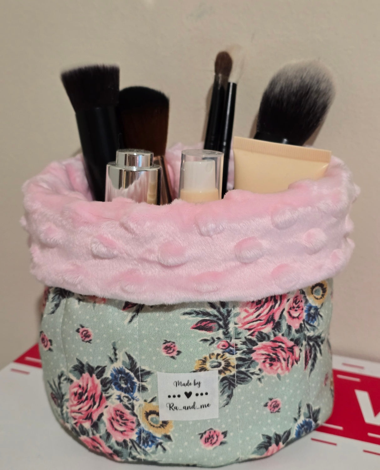 Round Vanity Bucket