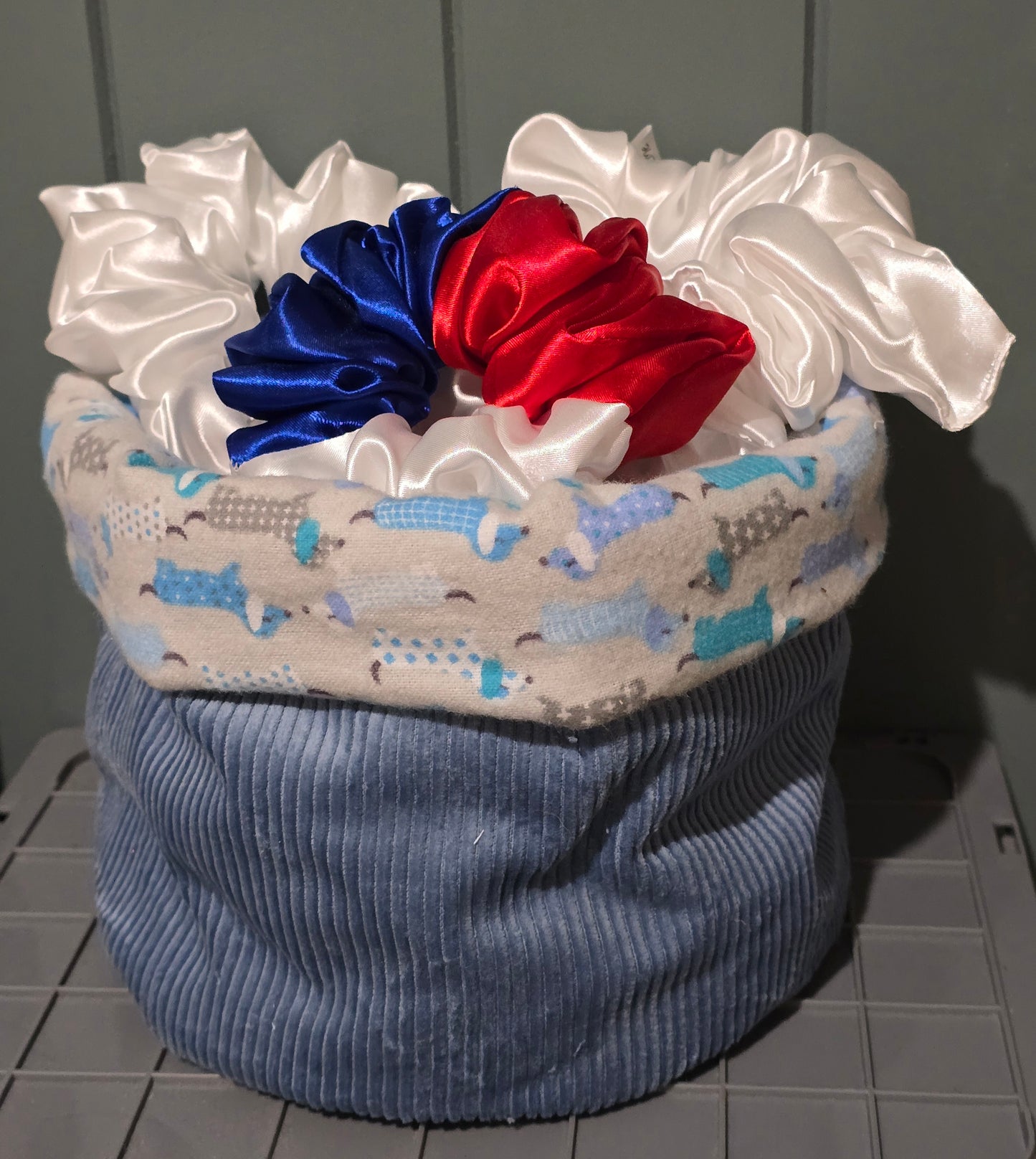 Round Vanity Bucket