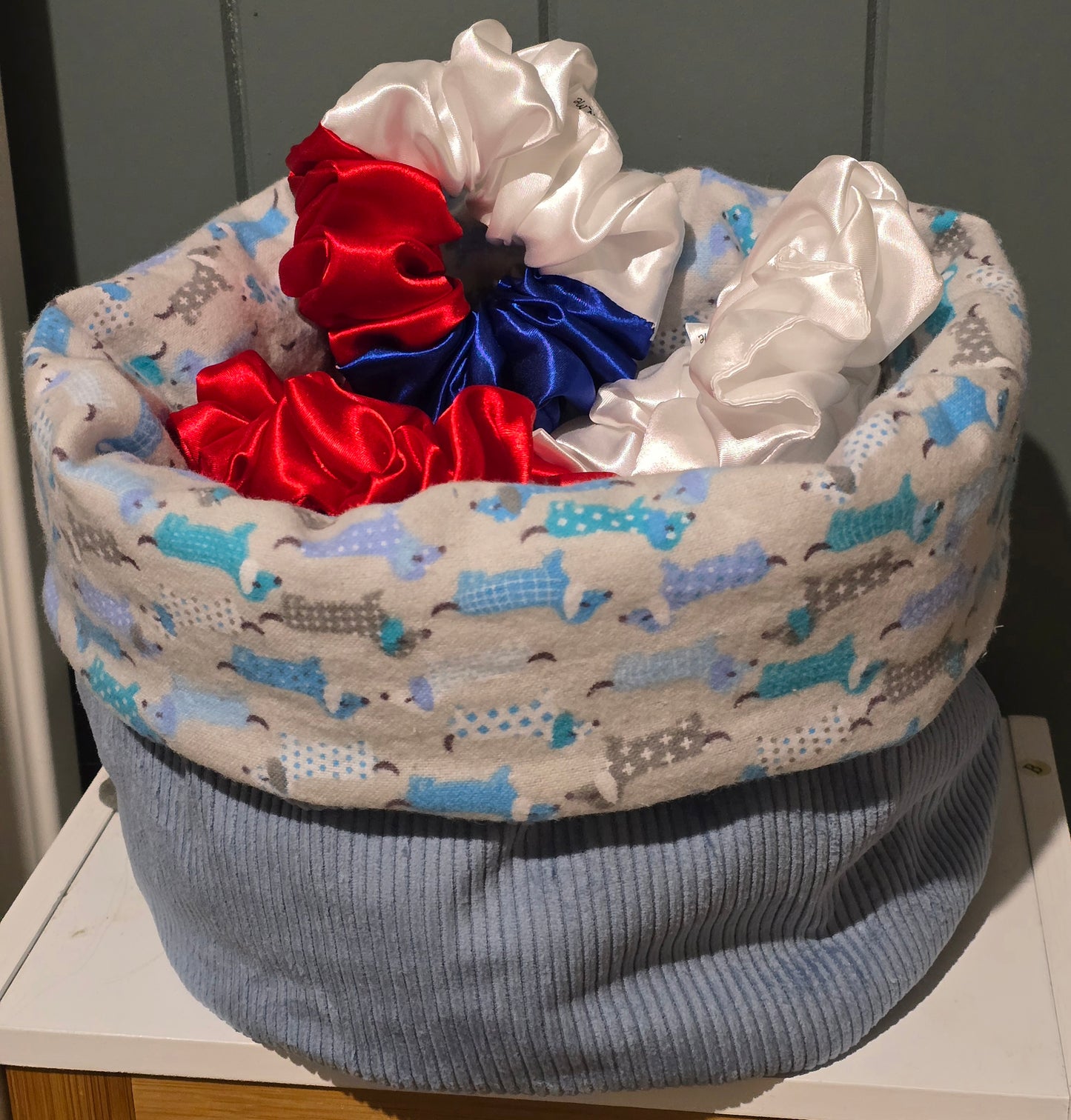 Round Vanity Bucket